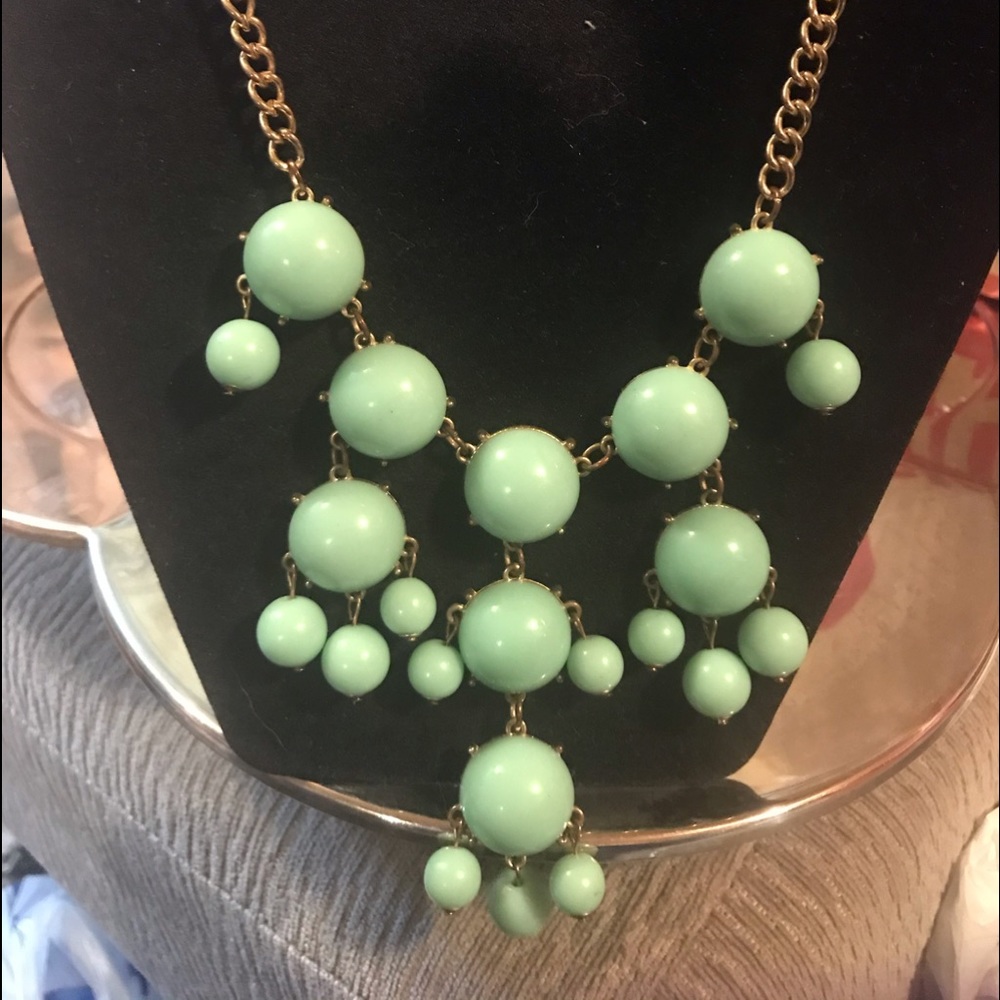 Vintage green round glass stone necklace